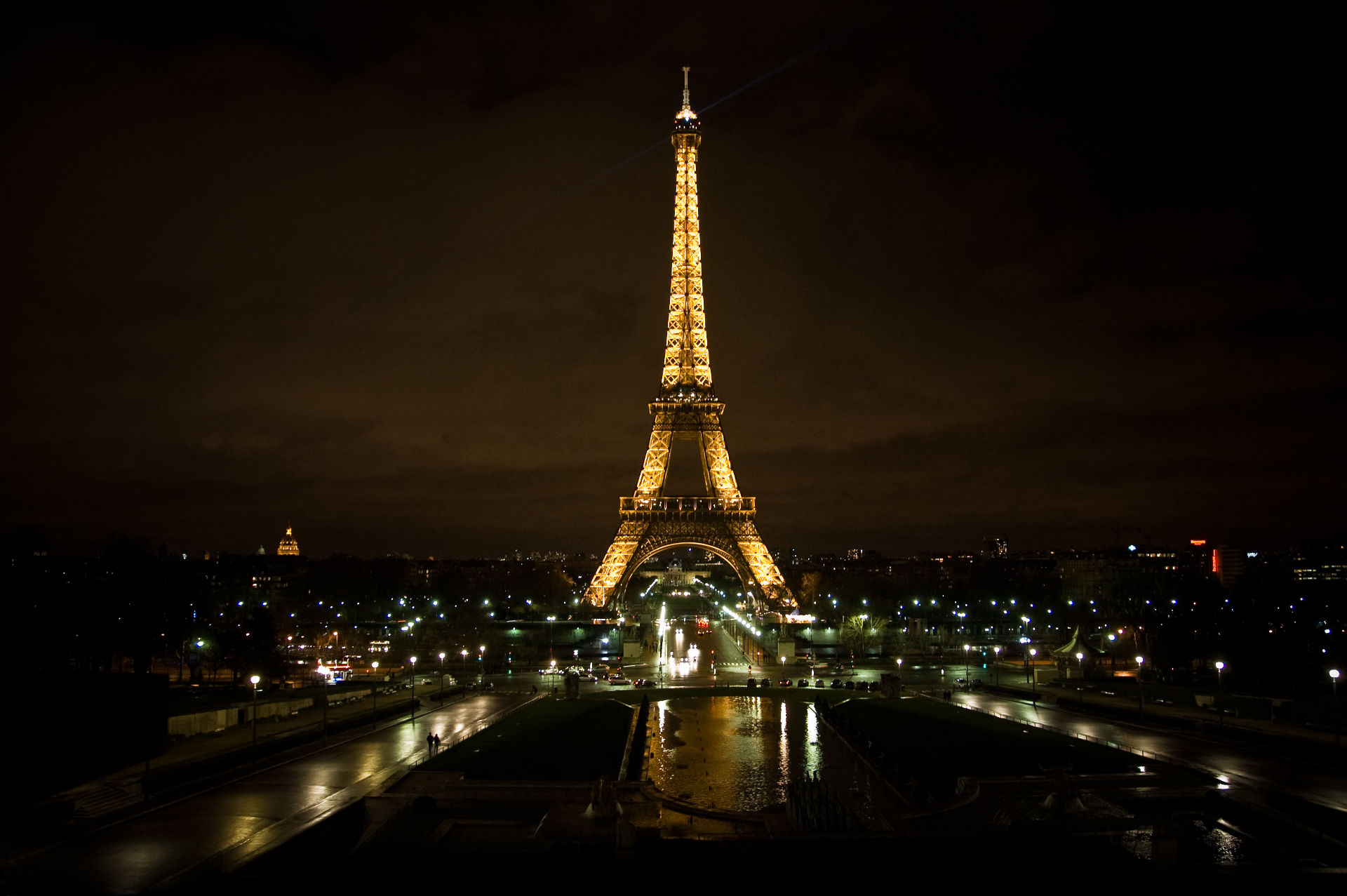 Eiffelovka v noci